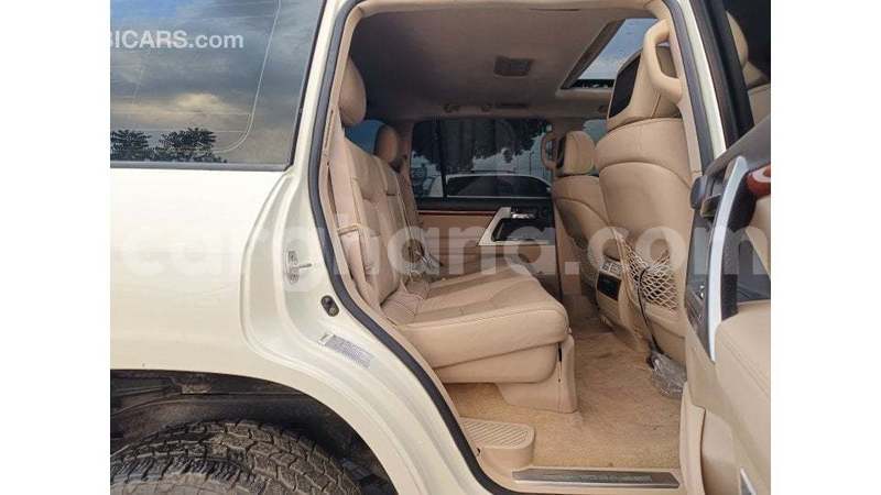 Big with watermark toyota land cruiser ashanti import dubai 52639