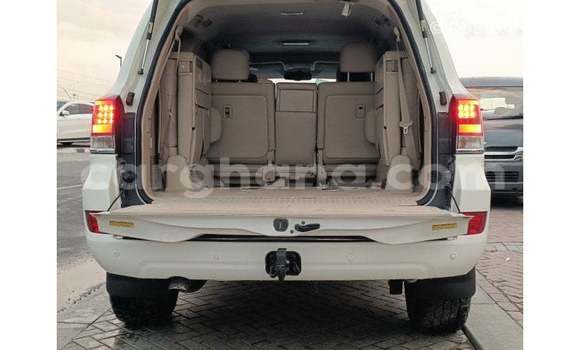 Buy Import Toyota Land Cruiser White Car in Import - Dubai in Ashanti Buy Import Toyota Land Cruiser White Car in Import - Dubai in Ashanti