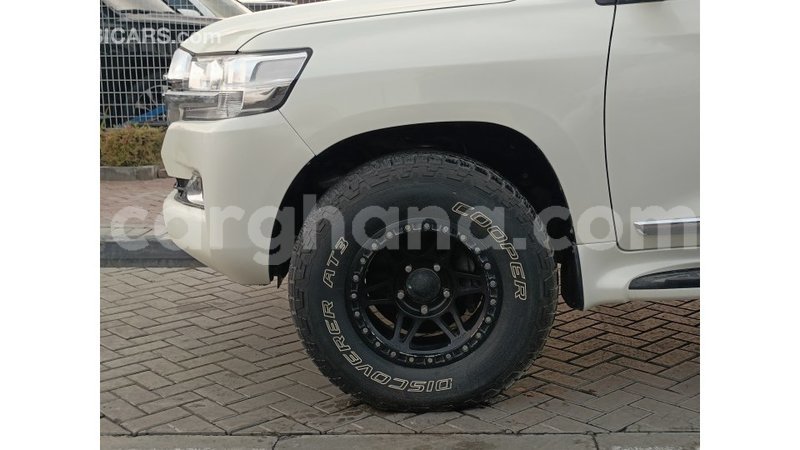 Big with watermark toyota land cruiser ashanti import dubai 52639