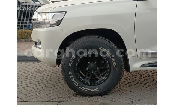 Buy Import Toyota Land Cruiser White Car in Import - Dubai in Ashanti Buy Import Toyota Land Cruiser White Car in Import - Dubai in Ashanti