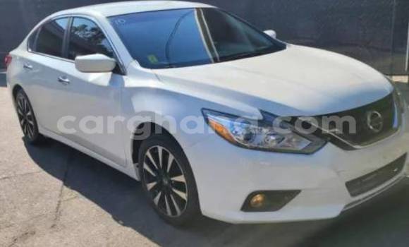 Buy Used Nissan Altima White Car in Accra in Greater Accra Buy Used Nissan Altima White Car in Accra in Greater Accra