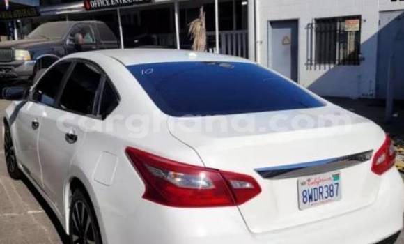 Buy Used Nissan Altima White Car in Accra in Greater Accra Buy Used Nissan Altima White Car in Accra in Greater Accra