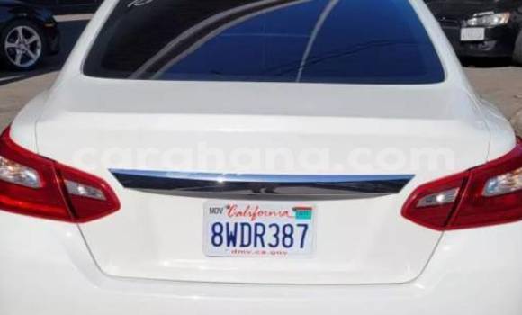 Buy Used Nissan Altima White Car in Accra in Greater Accra Buy Used Nissan Altima White Car in Accra in Greater Accra