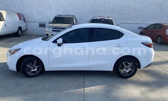Sayi Na hannu Toyota Yaris White Mota in Accra a Greater Accra Sayi Na hannu Toyota Yaris White Mota in Accra a Greater Accra