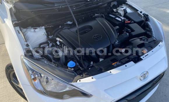 Sayi Na hannu Toyota Yaris White Mota in Accra a Greater Accra Sayi Na hannu Toyota Yaris White Mota in Accra a Greater Accra