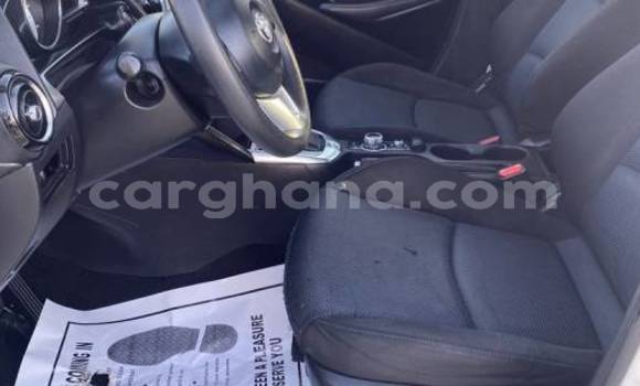 Sayi Na hannu Toyota Yaris White Mota in Accra a Greater Accra Sayi Na hannu Toyota Yaris White Mota in Accra a Greater Accra