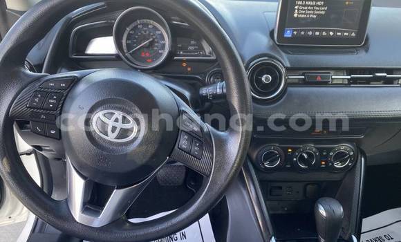 Sayi Na hannu Toyota Yaris White Mota in Accra a Greater Accra Sayi Na hannu Toyota Yaris White Mota in Accra a Greater Accra
