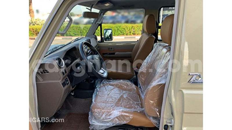 Big with watermark toyota land cruiser ashanti import dubai 52653