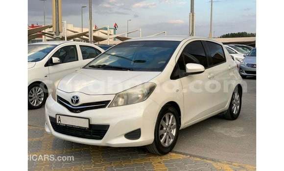 Ra Imported Toyota Yaris funfun Ọkọ̀ in Import - Dubai ni Ashanti Ra Imported Toyota Yaris funfun Ọkọ̀ in Import - Dubai ni Ashanti