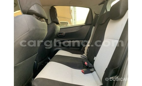 Ra Imported Toyota Yaris funfun Ọkọ̀ in Import - Dubai ni Ashanti Ra Imported Toyota Yaris funfun Ọkọ̀ in Import - Dubai ni Ashanti
