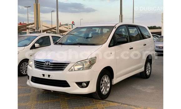 Ra Imported Toyota Innova funfun Ọkọ̀ in Import - Dubai ni Ashanti Ra Imported Toyota Innova funfun Ọkọ̀ in Import - Dubai ni Ashanti