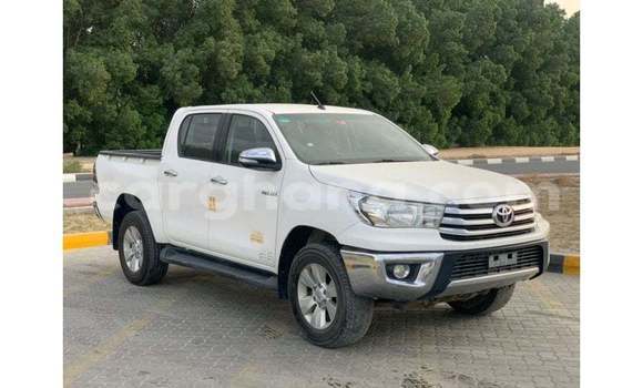Ra Imported Toyota Hilux funfun Ọkọ̀ in Import - Dubai ni Ashanti Ra Imported Toyota Hilux funfun Ọkọ̀ in Import - Dubai ni Ashanti