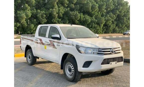 Ra Imported Toyota Hilux funfun Ọkọ̀ in Import - Dubai ni Ashanti Ra Imported Toyota Hilux funfun Ọkọ̀ in Import - Dubai ni Ashanti