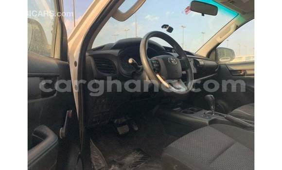 Ra Imported Toyota Hilux funfun Ọkọ̀ in Import - Dubai ni Ashanti Ra Imported Toyota Hilux funfun Ọkọ̀ in Import - Dubai ni Ashanti
