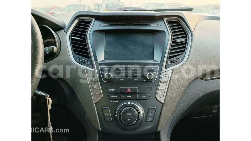 Big with watermark hyundai santa fe ashanti import dubai 52685