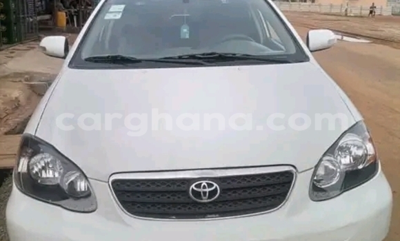Ra Àlòkù Toyota Corolla funfun Ọkọ̀ in Accra ni Greater Accra Ra Àlòkù Toyota Corolla funfun Ọkọ̀ in Accra ni Greater Accra