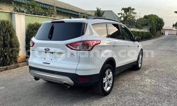 Buy Used Ford Escape White Car in Accra in Greater Accra Buy Used Ford Escape White Car in Accra in Greater Accra