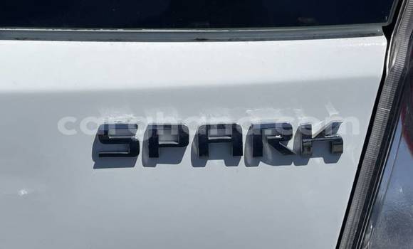 Sayi Na hannu Chevrolet Spark White Mota in Accra a Greater Accra Sayi Na hannu Chevrolet Spark White Mota in Accra a Greater Accra