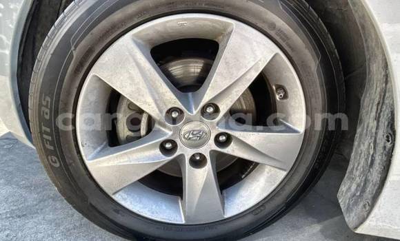 Sayi Na hannu Hyundai Elantra White Mota in Accra a Greater Accra Sayi Na hannu Hyundai Elantra White Mota in Accra a Greater Accra