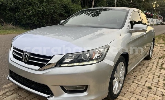 Ra Àlòkù Honda Accord Silver Ọkọ̀ in Accra ni Greater Accra