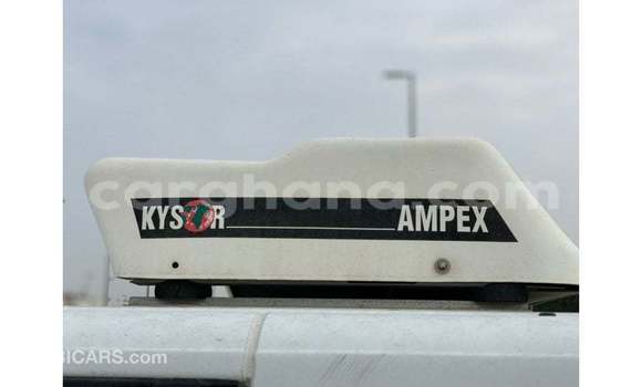 Ra Imported Nissan Urvan funfun Ọkọ̀ in Import - Dubai ni Ashanti Ra Imported Nissan Urvan funfun Ọkọ̀ in Import - Dubai ni Ashanti