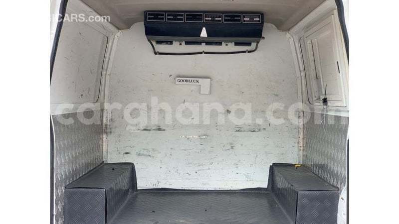 Big with watermark nissan urvan ashanti import dubai 52752