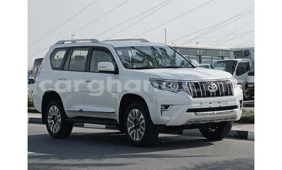 Ra Imported Toyota Prado funfun Ọkọ̀ in Import - Dubai ni Ashanti