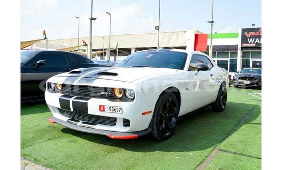 Ra Imported Dodge Challenger funfun Ọkọ̀ in Import - Dubai ni Ashanti Ra Imported Dodge Challenger funfun Ọkọ̀ in Import - Dubai ni Ashanti