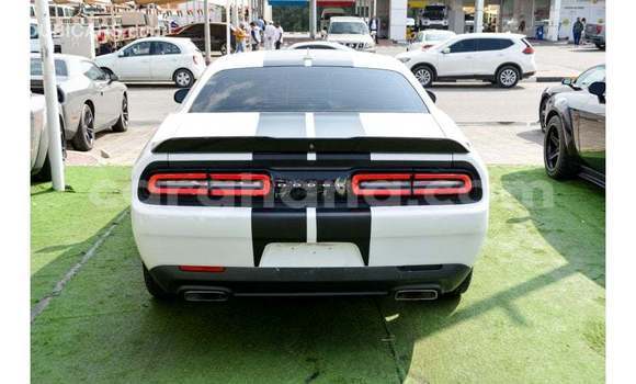 Ra Imported Dodge Challenger funfun Ọkọ̀ in Import - Dubai ni Ashanti Ra Imported Dodge Challenger funfun Ọkọ̀ in Import - Dubai ni Ashanti