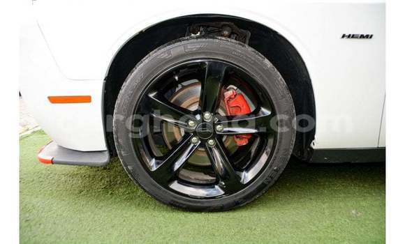 Ra Imported Dodge Challenger funfun Ọkọ̀ in Import - Dubai ni Ashanti Ra Imported Dodge Challenger funfun Ọkọ̀ in Import - Dubai ni Ashanti