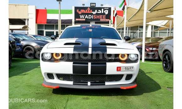 Ra Imported Dodge Challenger funfun Ọkọ̀ in Import - Dubai ni Ashanti Ra Imported Dodge Challenger funfun Ọkọ̀ in Import - Dubai ni Ashanti