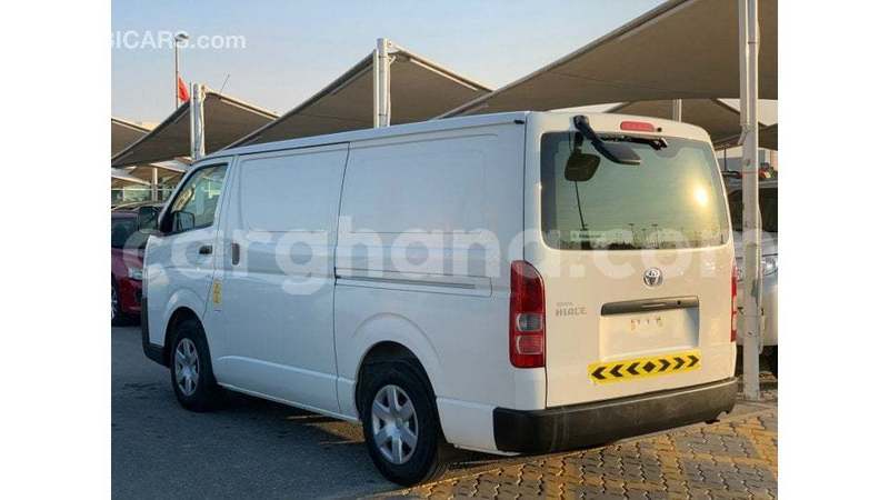 Big with watermark toyota hiace ashanti import dubai 52801