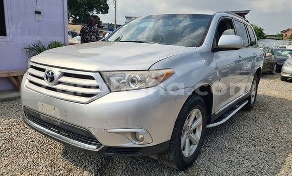 Ra Àlòkù Toyota Highlander Silver Ọkọ̀ in Sekondi–Takoradi Metropolitan ni Oorun Ra Àlòkù Toyota Highlander Silver Ọkọ̀ in Sekondi–Takoradi Metropolitan ni Oorun