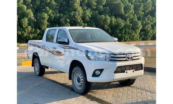 Sayi Imported Toyota Hilux White Mota in Import - Dubai a Ashanti Sayi Imported Toyota Hilux White Mota in Import - Dubai a Ashanti
