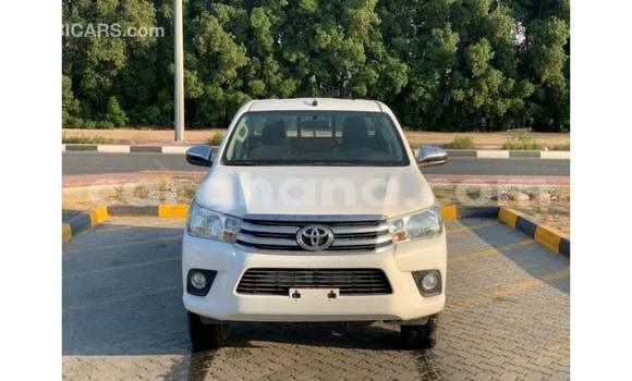 Sayi Imported Toyota Hilux White Mota in Import - Dubai a Ashanti Sayi Imported Toyota Hilux White Mota in Import - Dubai a Ashanti