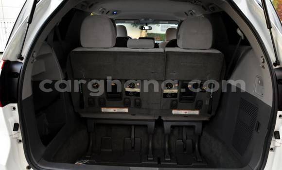 Sayi Na hannu Toyota Sienna White Mota in Accra a Greater Accra Sayi Na hannu Toyota Sienna White Mota in Accra a Greater Accra