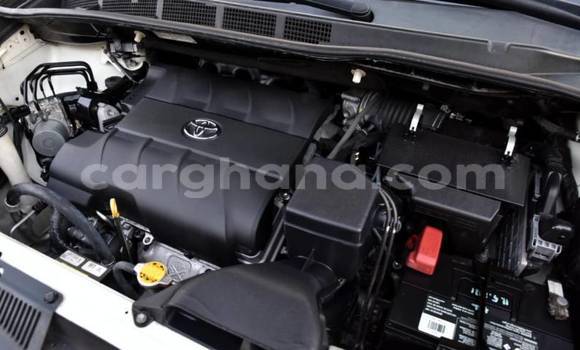 Sayi Na hannu Toyota Sienna White Mota in Accra a Greater Accra Sayi Na hannu Toyota Sienna White Mota in Accra a Greater Accra