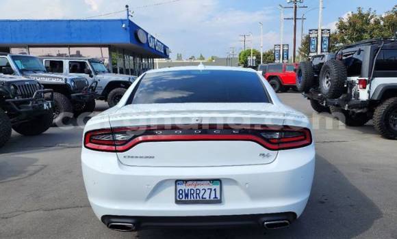 Buy Used Dodge Charger White Car in Accra in Greater Accra Buy Used Dodge Charger White Car in Accra in Greater Accra
