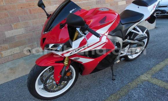 Sayi Na hannu Honda CBR Red Motsi in Abokibi a Greater Accra Sayi Na hannu Honda CBR Red Motsi in Abokibi a Greater Accra