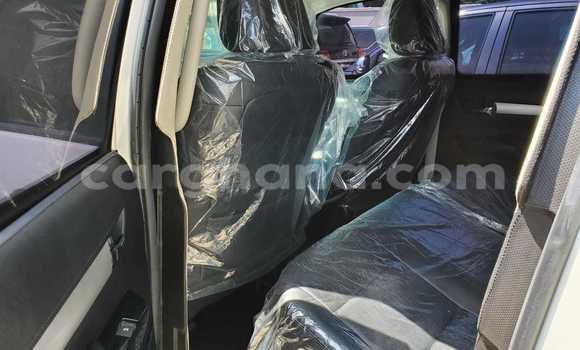 Ra Imported Toyota Hilux funfun Ọkọ̀ in Sekondi–Takoradi Metropolitan ni Oorun Ra Imported Toyota Hilux funfun Ọkọ̀ in Sekondi–Takoradi Metropolitan ni Oorun
