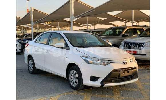 Ra Imported Toyota Yaris funfun Ọkọ̀ in Import - Dubai ni Ashanti Ra Imported Toyota Yaris funfun Ọkọ̀ in Import - Dubai ni Ashanti