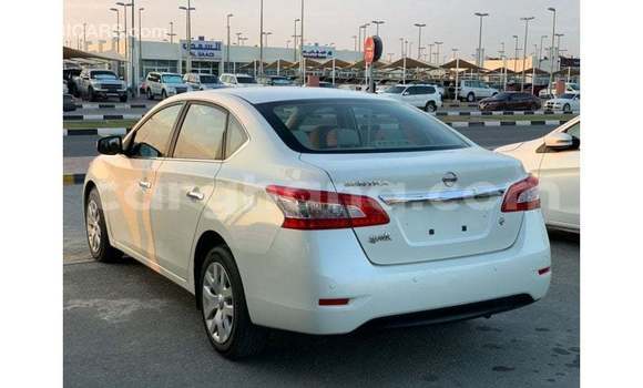 Ra Imported Nissan Sentra funfun Ọkọ̀ in Import - Dubai ni Ashanti Ra Imported Nissan Sentra funfun Ọkọ̀ in Import - Dubai ni Ashanti