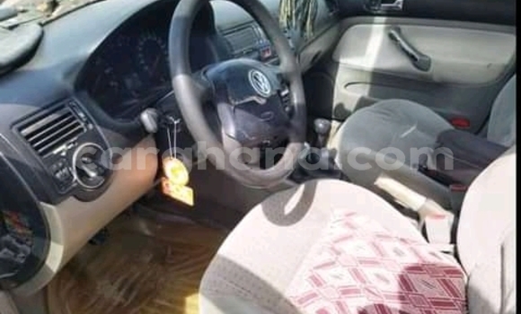 Ra Àlòkù Volkswagen Golf funfun Ọkọ̀ in Accra ni Greater Accra Ra Àlòkù Volkswagen Golf funfun Ọkọ̀ in Accra ni Greater Accra