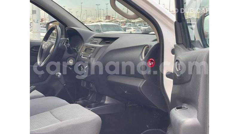 Big with watermark nissan navara ashanti import dubai 52854