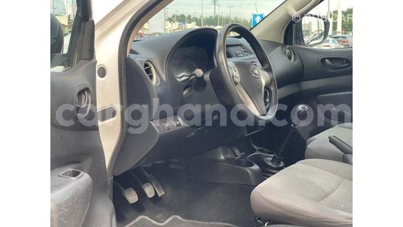 Big with watermark nissan navara ashanti import dubai 52854