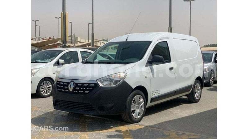 Big with watermark renault 19 ashanti import dubai 52856