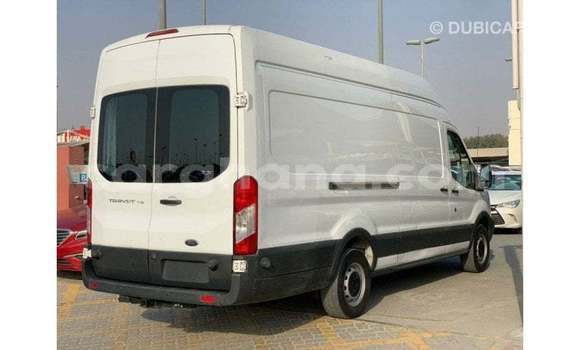 Ra Imported Ford Club Wagon funfun Ọkọ̀ in Import - Dubai ni Ashanti Ra Imported Ford Club Wagon funfun Ọkọ̀ in Import - Dubai ni Ashanti