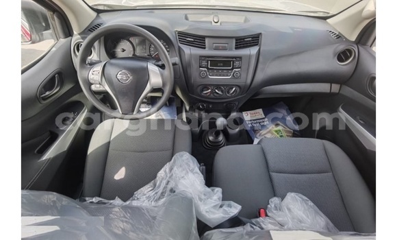 Sayi Na hannu Nissan Navara Azurfa Mota in Accra a Greater Accra Sayi Na hannu Nissan Navara Azurfa Mota in Accra a Greater Accra