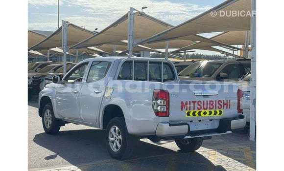 Ra Imported Mitsubishi L200 funfun Ọkọ̀ in Import - Dubai ni Ashanti Ra Imported Mitsubishi L200 funfun Ọkọ̀ in Import - Dubai ni Ashanti
