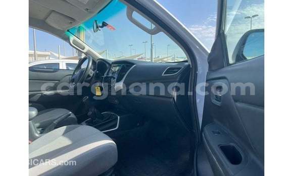 Ra Imported Mitsubishi L200 funfun Ọkọ̀ in Import - Dubai ni Ashanti Ra Imported Mitsubishi L200 funfun Ọkọ̀ in Import - Dubai ni Ashanti